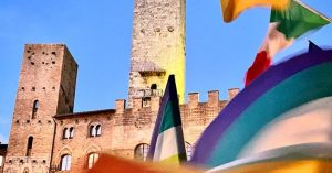 Flash Mob a San Gimignano per dire no alla guerra