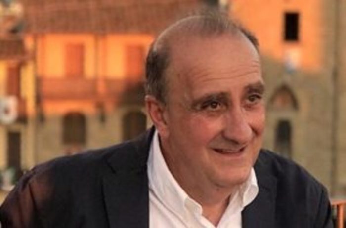 Covid, D'Urso: "Da aprile chiuderanno gli hub vaccinali della provincia"