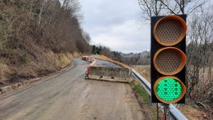 Riaperta a senso unico alternato la strada Terrensano Belcaro