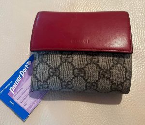 Ritrovato il portafogli rubato sabato ad una giovane senese