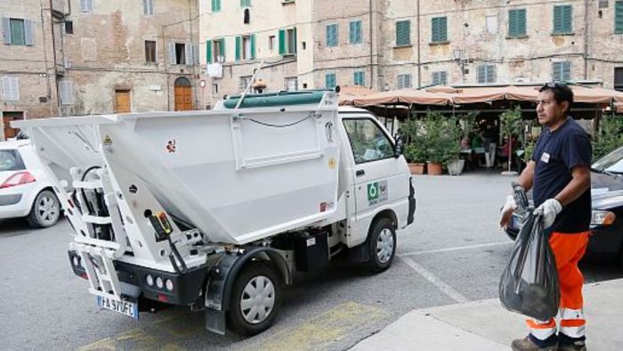 Rifiuti: il 25 aprile la raccolta porta a porta sar&agrave; svolta regolarmente