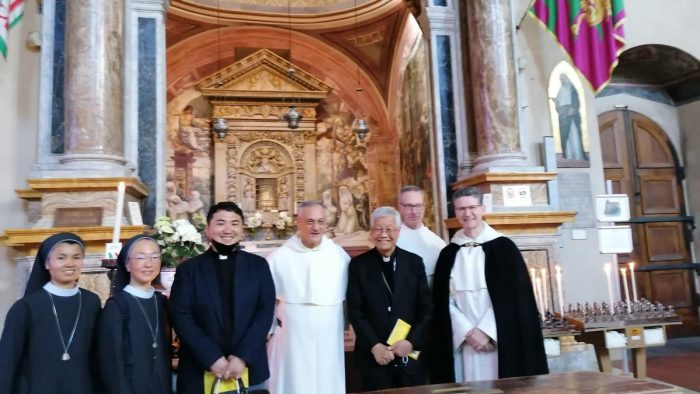 L &lsquo;Arcivescovo Lazzaro You Heung-sik in visita alla Basilica di San Domenico a Siena