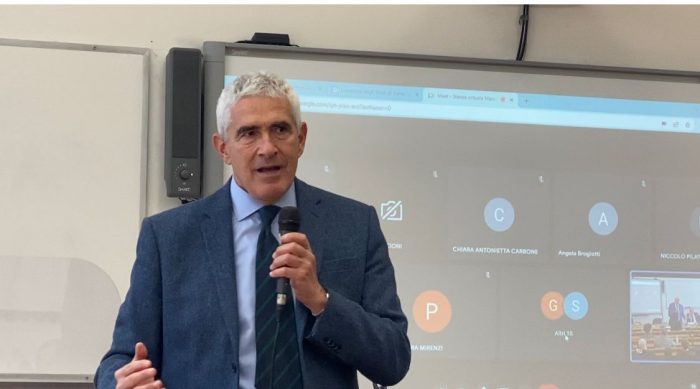 Casini all'Universit&agrave; di Siena: "La vera formazione politica deve tornare negli atenei"