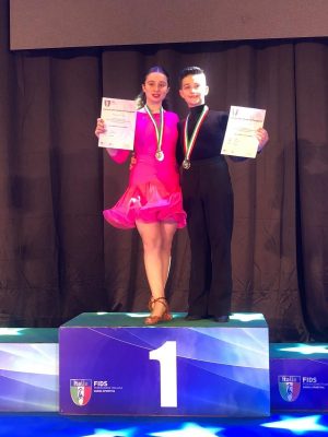 Si laureano campioni italiani nella danza sportiva due giovani della scuola Mg Siena