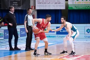 Chiusi cede nell'ultimo quarto, a Cant&ugrave; finisce 76-68