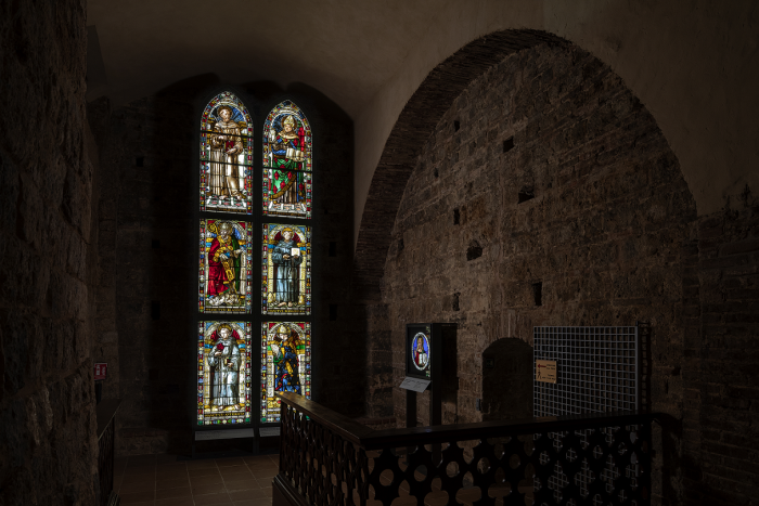 Restaurate le vetrate della Bottega di Domenico Ghirlandaio nella ‘Cripta’ del Duomo di Siena