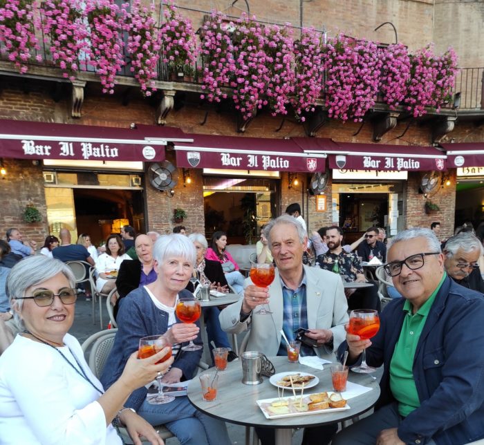 I coniugi Pithon dal Galles a Siena per festeggiare le Nozze d'Oro