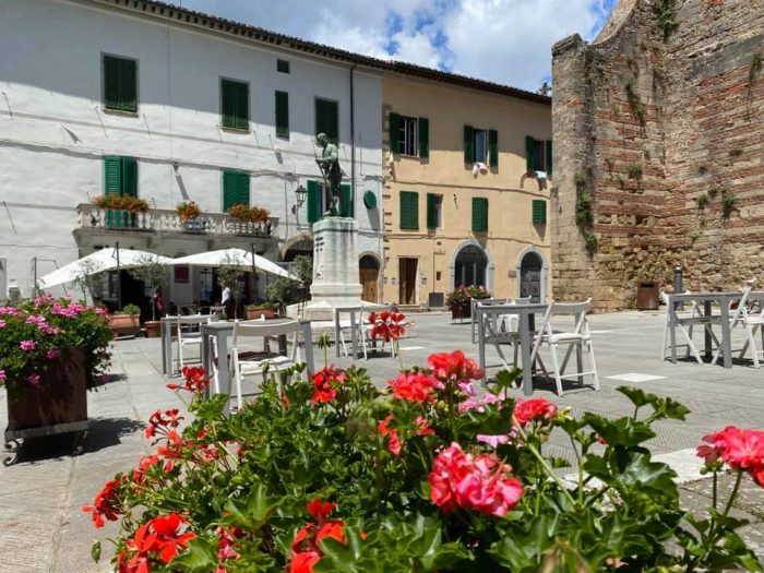 Radicondoli si trasforma in un giardino all’aperto