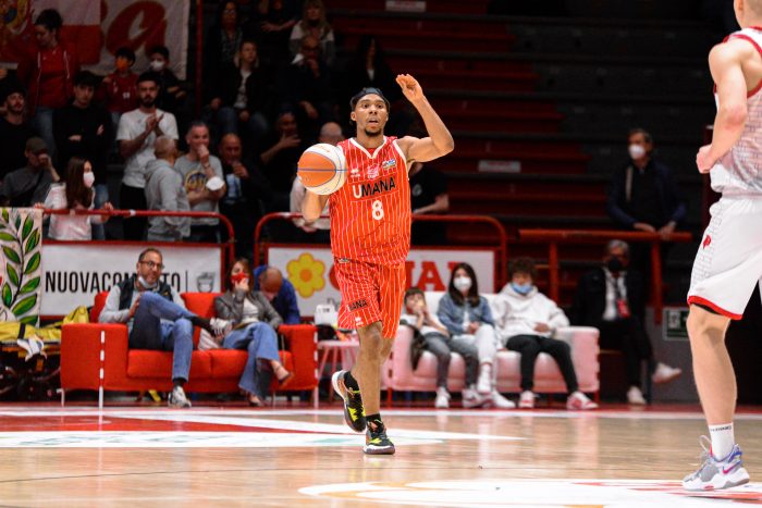 Basket A2: Chiusi piega Pistoia 77-79 finendo al quarto posto nella stagione regolare