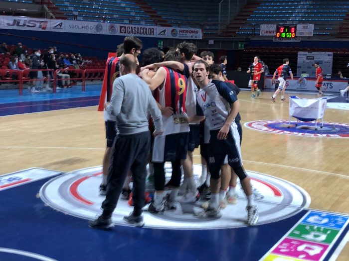 Basket: la Virtus Siena lotta ma cade in Gara 1 a Montecatini