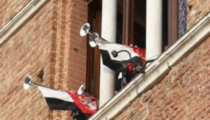 Palio di agosto 2025, l&rsquo;estrazione in diretta su Siena Tv