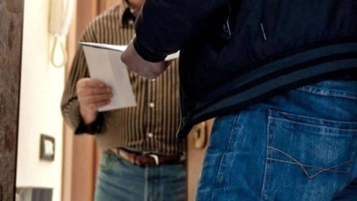 Falsi addetti di luce e gas, Estra lancia l'allarme truffa