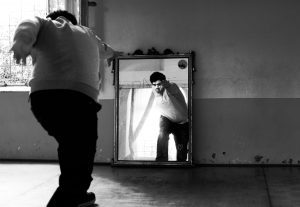 Ombre sul presente: fotografia, pittura e danza contemporanea alla "Corte dei Miracoli" di Siena