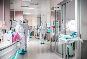 Aumentano accessi al Pronto Soccorso e diminuiscono i ricoveri per Covid: l'ospedale si riorganizza