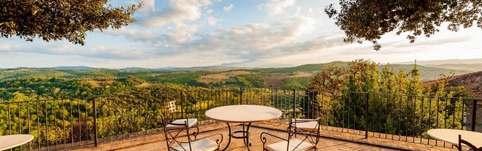 Castelmuzio, il borgo tra Val d'Orcia e Valdichiana che diventa un salotto tra libri, idee e comunit&agrave;