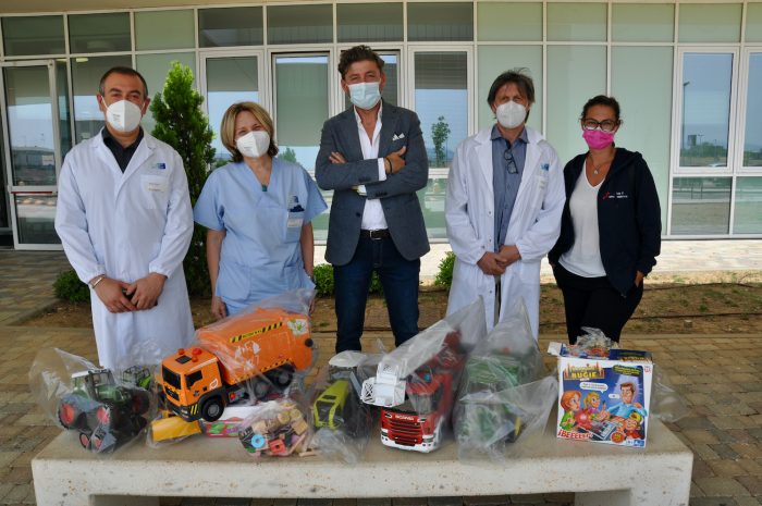 Dall'Acn Siena 1904 giocattoli per i piccoli pazienti della Pediatria dell'ospedale di Grosseto