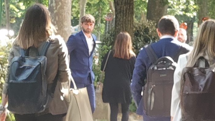 Presunto abuso di gruppo, oggi in aula attese le mosse dei legali degli imputati