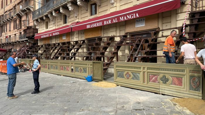 Palio, inizia il montaggio dei palchi in Piazza del Campo
