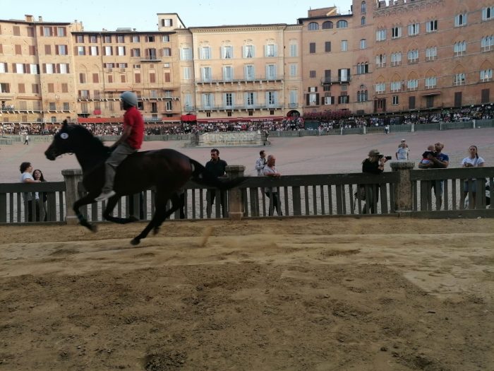 Palio: prove regolamentate, le prime impressioni dei fantini