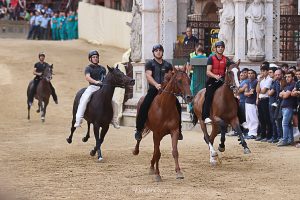 Palio 16 agosto: 60 i cavalli ammessi alle prove regolamentate, 4 direttamente alla Tratta