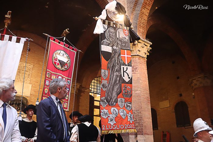 Il Drappellone di Emma Sergeant: le emozioni e le reazioni