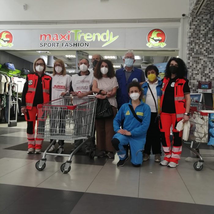 4 quintali e 300kg di pasta, biscotti, latte e tanto altro donati all’Emporio della Solidarietà