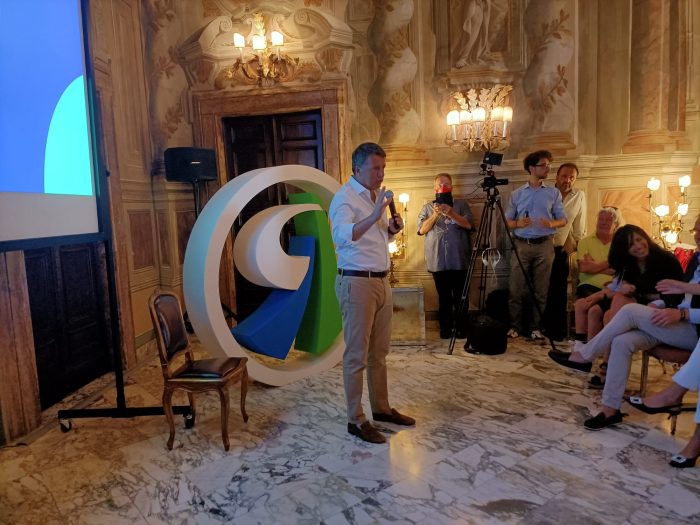 Renzi a Siena: "Sulla morte di David Rossi gestione superficiale o criminale delle indagini"