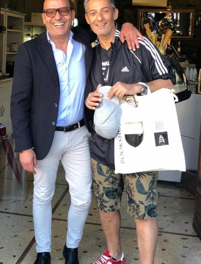 Fiorello a spasso per le vie di Siena