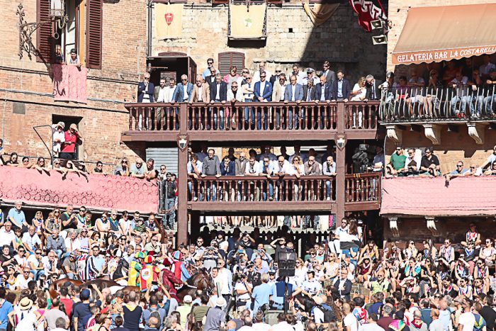Palio: otto le Contrade alle urne per scegliere il capitano entro fine anno