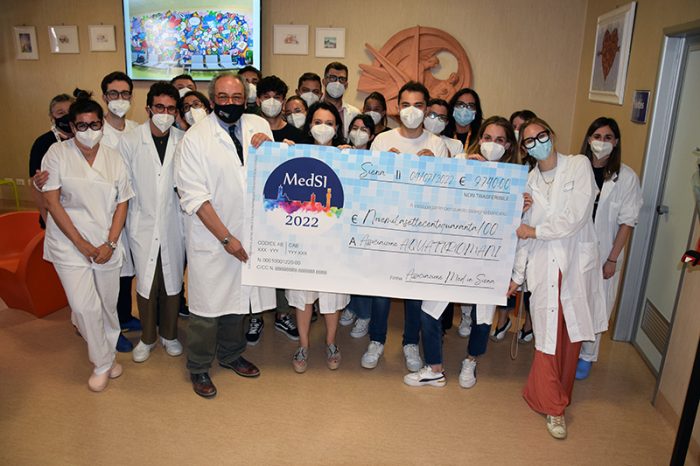 Dalla festa degli studenti di Medicina una donazione di circa 10mila per l’Associazione Aquattromani