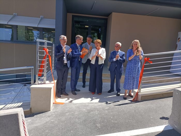 Ricerca e vaccini, inaugurato lo Smart Lab. Rappuoli: "Il messaggio &egrave; che Gsk punta forte su Siena"