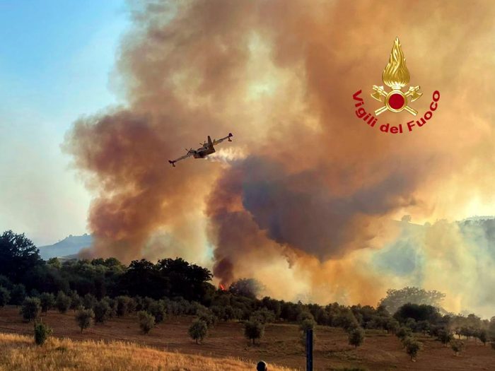 Allarme incendi, a Cinigiano focolai ancora attivi, la Sindaca Sani: "Resta alta l'attenzione"