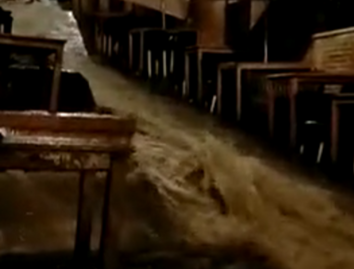 Maltempo a Siena, un fiume d'acqua in Fontebranda