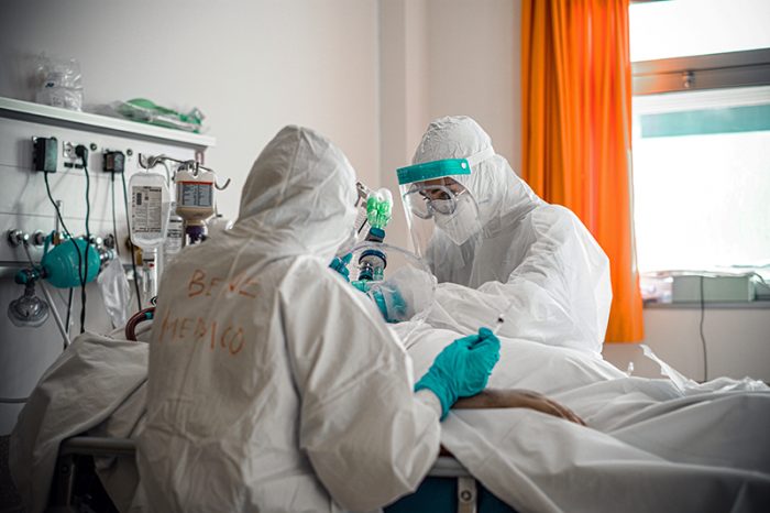 Scotte, aumento contagi e ricoveri Covid: 54 pazienti ricoverati e 153 professionisti positivi