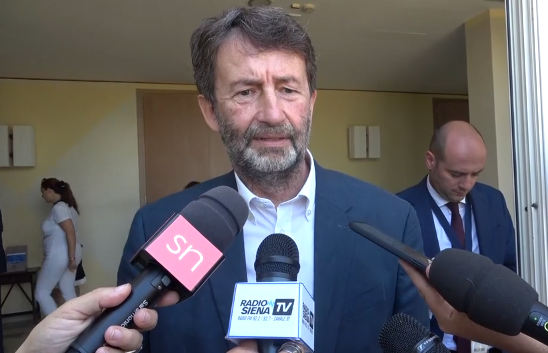 Stati Generali della bellezza a San Gimignano, Franceschini: "Il futuro del turismo è nei piccoli borghi"