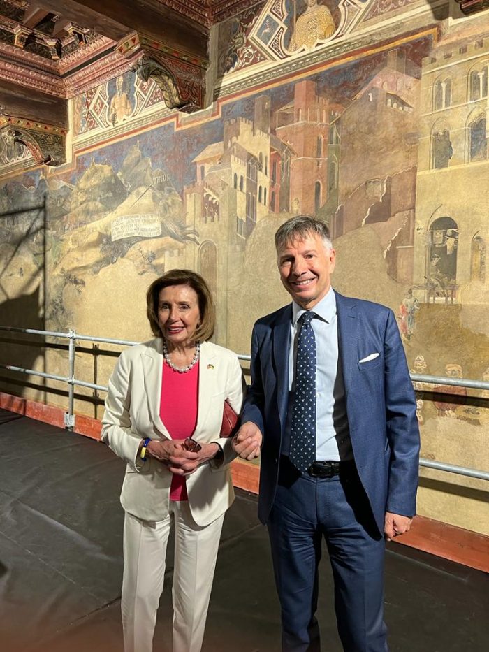 Nancy Pelosi al Palio di luglio, visita a sorpresa anche al Buongoverno