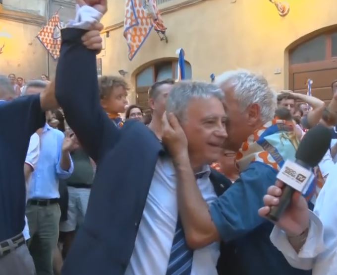 Il Capitano del Leocorno Massimo Bari: "Neanche nei sogni avrei pensato ad un Palio così" (L'INTERVISTA)