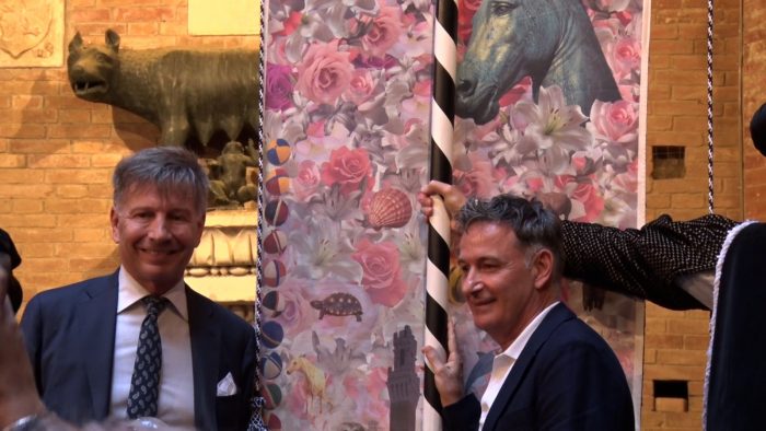 Il Palio della Luce di Anastasio: "La riflette e la fa scaturire, come fosse viva e vibrasse nello spazio"