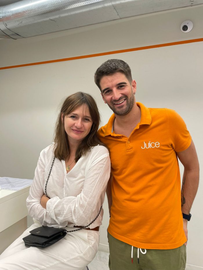 L'attrice Emily Mortimer in vacanza a Siena