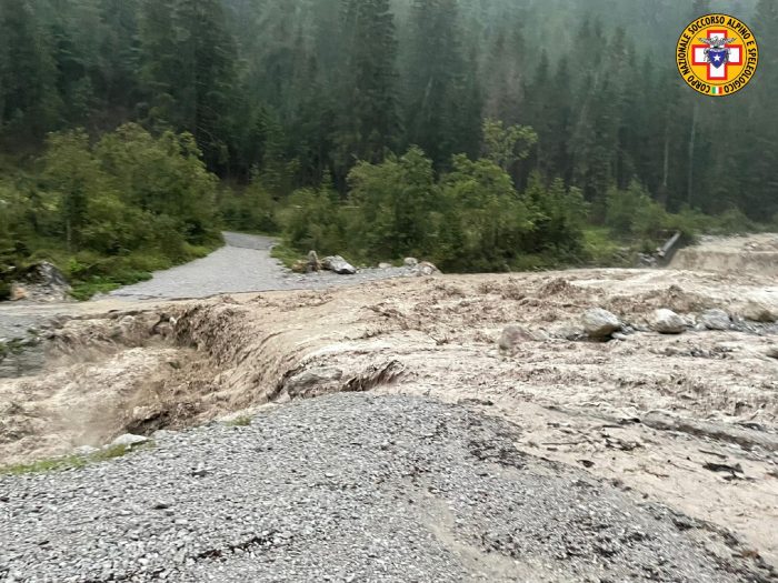 Scout senesi bloccati da una frana a Cortina, salvati dal Soccorso Alpino