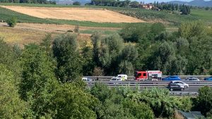 Incidente stradale sulla Siena-Bettolle, due auto coinvolte