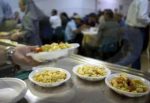 Lo chef colligiano Alessandro Rossi fa il Pranzo della solidarietà per gli ospiti della Caritas di Siena
