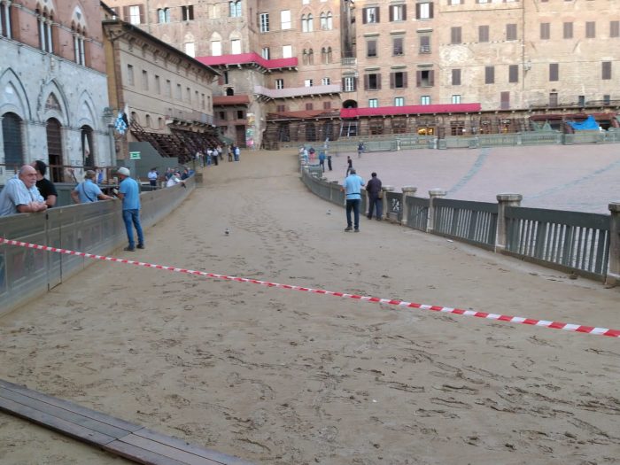 Palio, probabile slittamento della presentazione dei cavalli e delle batterie a causa della pioggia