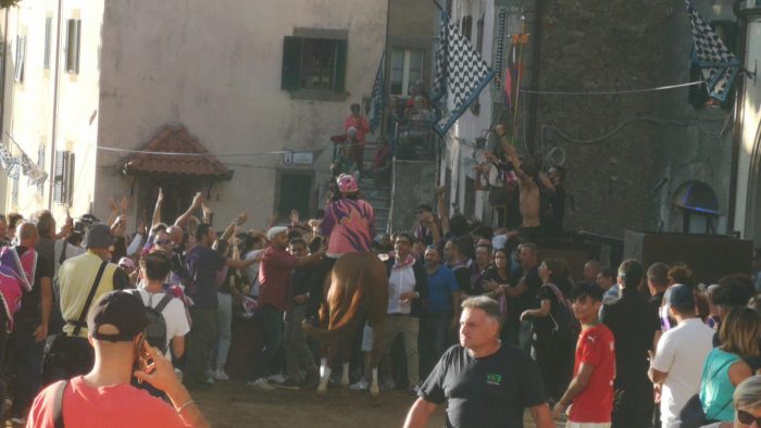 Il Borgo vince il palio di Castel del Piano