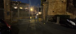 Aggredito all'uscita della societ&agrave; di contrada