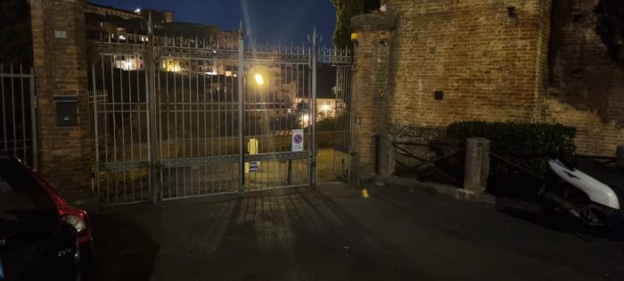 Aggredito all'uscita della societ&agrave; di contrada