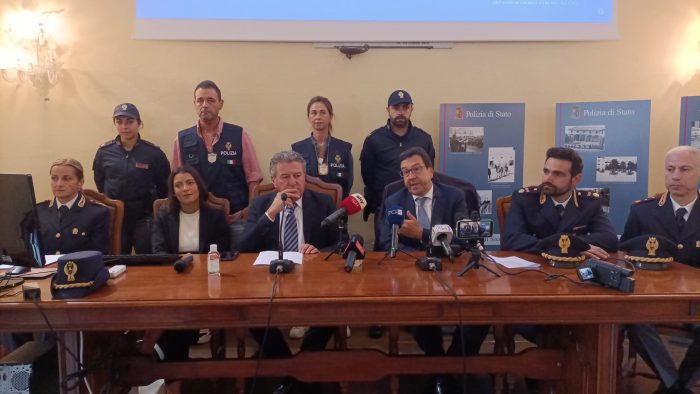 Omicidio Largo Sassetta, l'anziana strangolata con un laccio delle scarpe