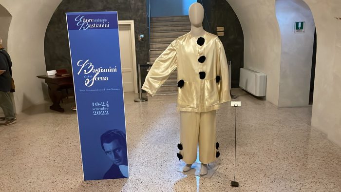 Inaugurata la mostra dei costumi di scena di Bastianini. Vanni: "Siamo contenti, ma non &egrave; cos&igrave; che l'avevamo pensata"