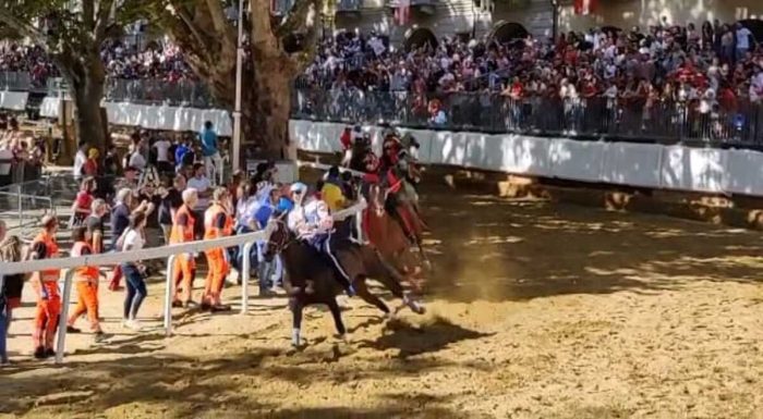 Precedente pericoloso ad Asti, il sindaco firma per l’effettuazione del palio