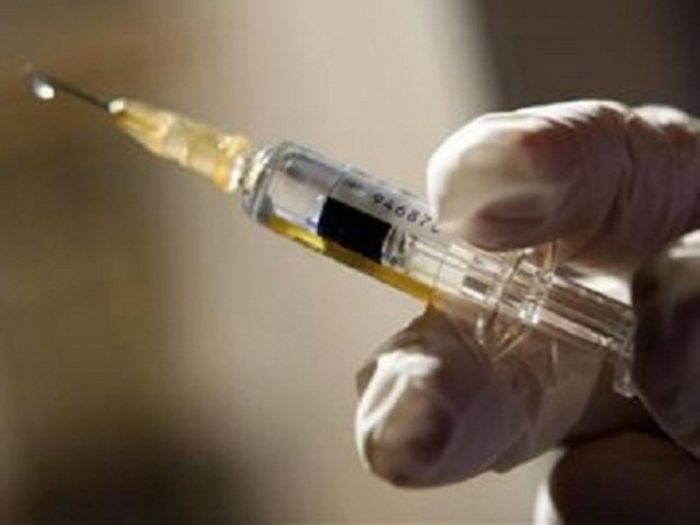 Covid-19: l'invito della Regione a vaccinarsi a partire da anziani e fragili